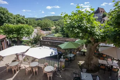 Vue générale sur la montagne ou vue sur la montagne depuis l'hôtel