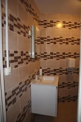 Salle de bains dans l'établissement Hotel - Bistro - Bar - PMU Le Bellerive