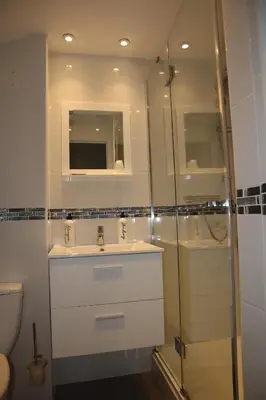 Salle de bains dans l'établissement Hotel - Bistro - Bar - PMU Le Bellerive
