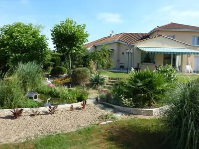 Jardin de l'établissement Chambres d'Hôtes de l'Auraine