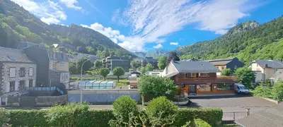 Vue générale sur la montagne ou vue sur la montagne depuis l'hôtel