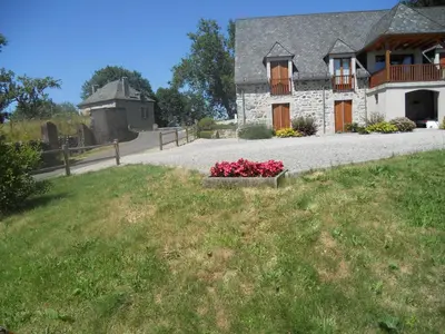 Jardin de l'établissement Annie jouve chambres d'hôtes champassis