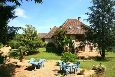 Jardin de l'établissement Chambres d'Hôtes Larnaudie