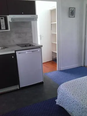 Cuisine ou kitchenette dans l'établissement Auberge Hôtel de Tournemire - Cantal