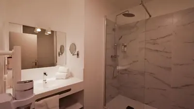 Salle de bains dans l'établissement Le Bois d'Imbert - Memory Collection