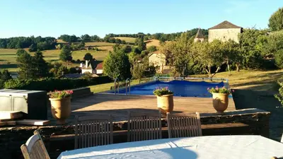 Piscine de l'établissement Le Cayla ou située à proximité