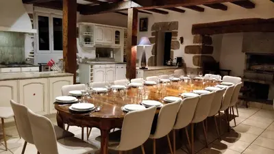 Cuisine ou kitchenette dans l'établissement Le Cayla