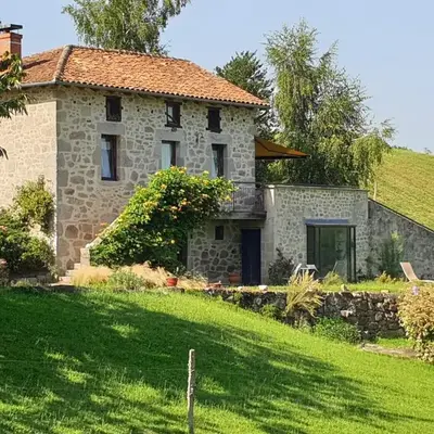 Hilltop Haven in Parlan