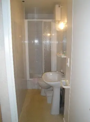 Salle de bains dans l'établissement Hotel Magne