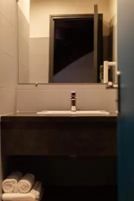 Salle de bains dans l'établissement Maison de centre ville