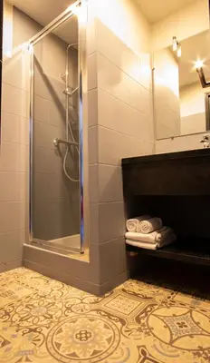 Salle de bains dans l'établissement Maison de centre ville