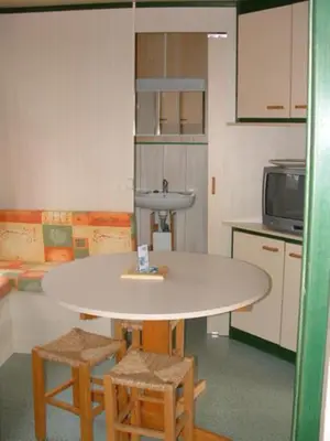Cuisine ou kitchenette dans l'établissement Village de Chalets de Rocamadour
