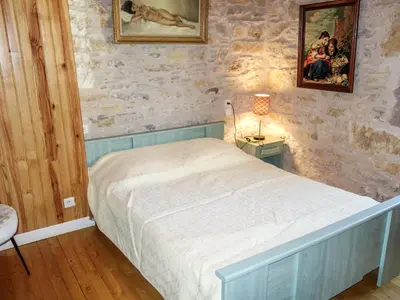 Un ou plusieurs lits dans un hébergement de l'établissement Holiday Home Maison Bonneval by Interhome