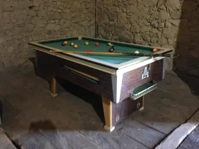 Billard dans l'établissement Voyage Spatio-Temporel
