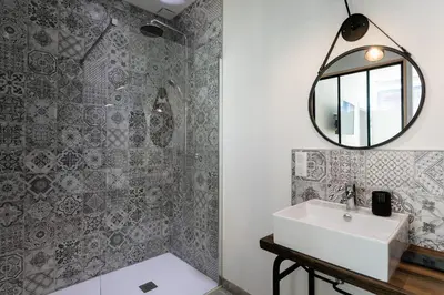 Salle de bains dans l'établissement LE PETIT MOULIN