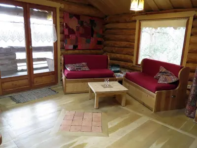 Coin salon dans l'établissement La cabane de Hans