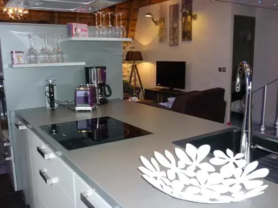 Cuisine ou kitchenette dans l'établissement La Vallée