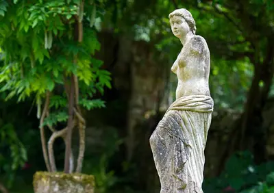 Jardin de l'établissement Le Prieuré Le Pavillon