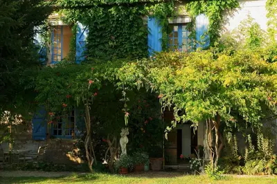 Jardin de l'établissement Le Prieuré Le Pavillon