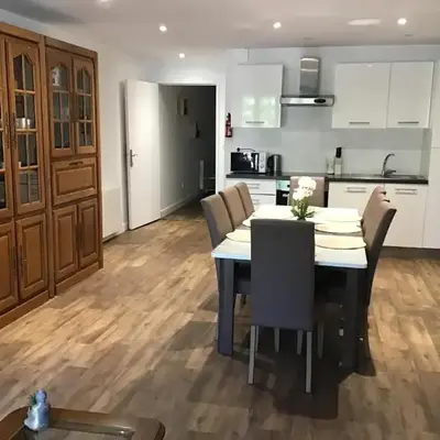 Magnifique T4 avec terrasse à Saint-Nectaire - 8 pers