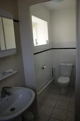 Salle de bains dans l'établissement MOULIN DE LACHAUD - HOTEL et GITES