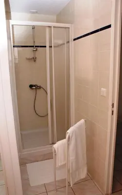 Salle de bains dans l'établissement MOULIN DE LACHAUD - HOTEL et GITES