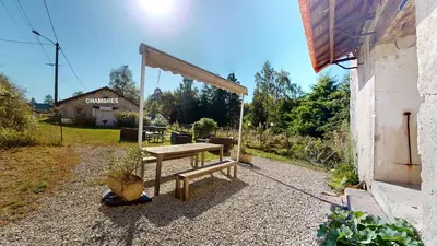 Jardin de l'établissement MOULIN DE LACHAUD - HOTEL et GITES