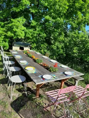 Jardin de l'établissement Les coteaux de Planèze, maison et jardin dans le Lot! Chambres chez l'habitant!