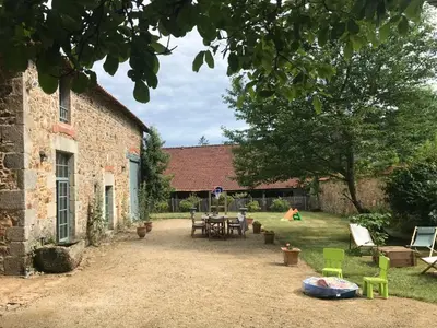 Jardin de l'établissement Les écuries du château des Rieux