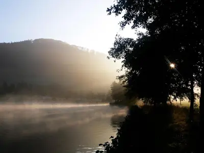 Paysage naturel près de la tente de luxe