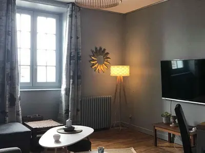 Télévision ou salle de divertissement dans l'établissement Le Compostelle Chic, Charme, Confort, Cocooning 80 m²