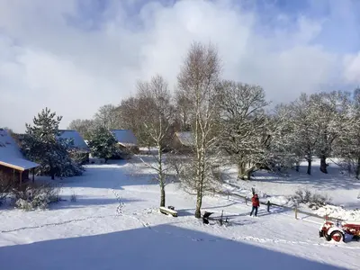 L'établissement Chalets de l Empereur en hiver