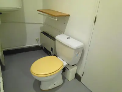 Salle de bains dans l'établissement Le trou dans le mur