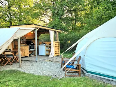 Jardin de l'établissement Le Ranch Camping et Glamping