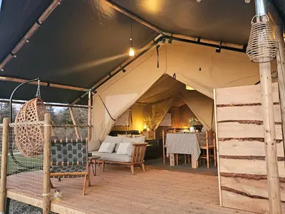 Terrasse ou espace extérieur de l'établissement Le Ranch Camping et Glamping