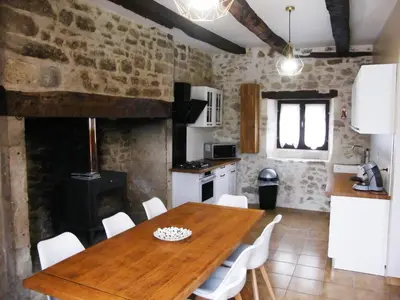 Cuisine ou kitchenette dans l'établissement Lou Chastel