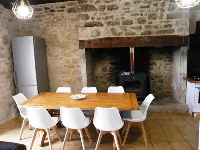 Cuisine ou kitchenette dans l'établissement Lou Chastel