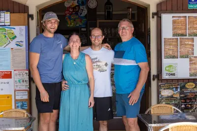 Clients de l'établissement Camping la Plage Lot Vallée de la Dordogne Rocamadour