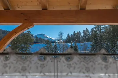 Vue générale sur la montagne ou vue sur la montagne depuis l'appartement