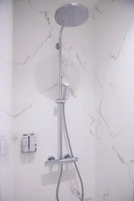 Salle de bains dans l'établissement Hôtel La Truffe Noire