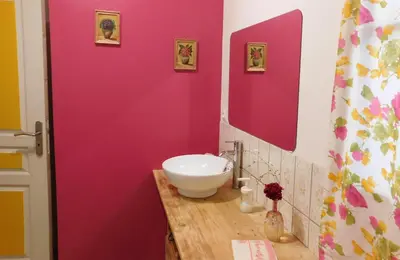 Salle de bains dans l'établissement l'heureux bazar