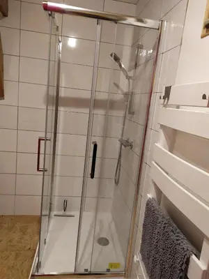 Salle de bains dans l'établissement l'heureux bazar