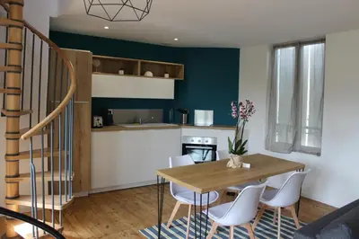 Cuisine ou kitchenette dans l'établissement Bel appartement avec vue sur vézère