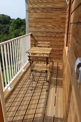 Balcon ou terrasse dans l'établissement Bel appartement avec vue sur vézère