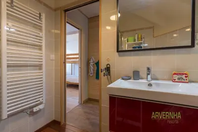 Salle de bains dans l'établissement Le Petit Lutess
