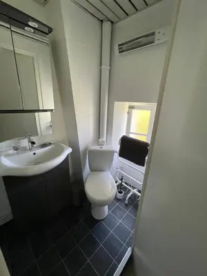 Salle de bains dans l'établissement Vue du Château d'Excideuil en chambres
