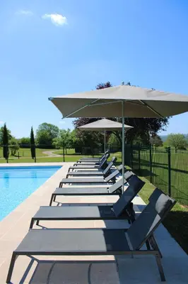 Piscine de l'établissement Hôtel Les Vieilles Tours Rocamadour ou située à proximité
