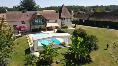 Piscine de l'établissement La Ferme de Laupilière ou située à proximité