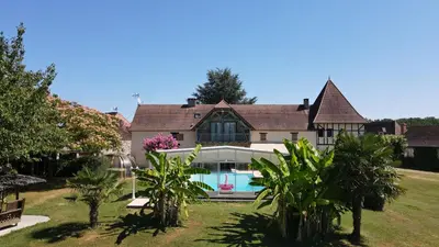 Piscine de l'établissement La Ferme de Laupilière ou située à proximité