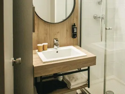 Salle de bains dans l'établissement ibis Limoges Centre